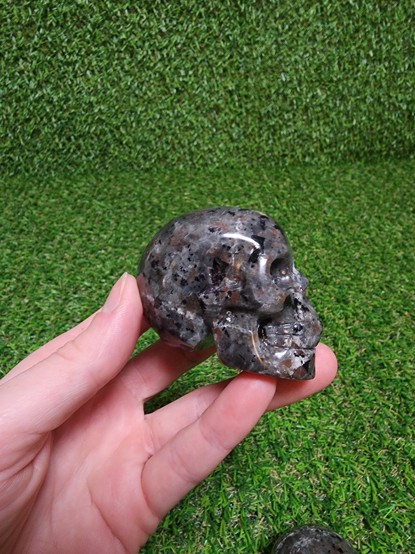 Yooberlite UV Skull Carving