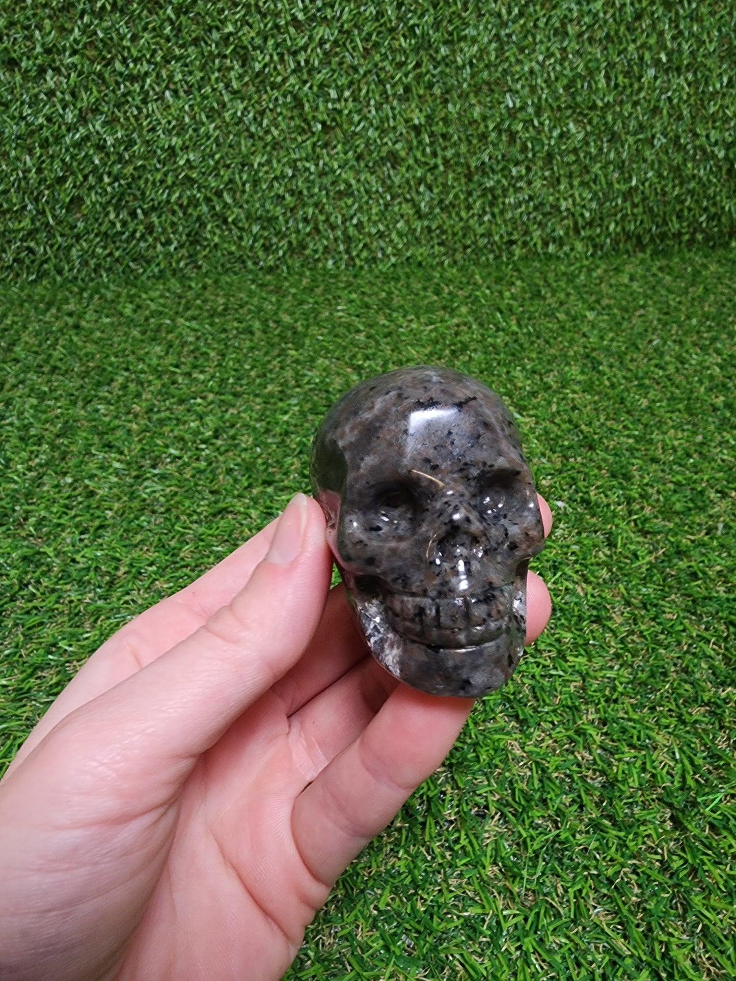 Yooberlite UV Skull Carving