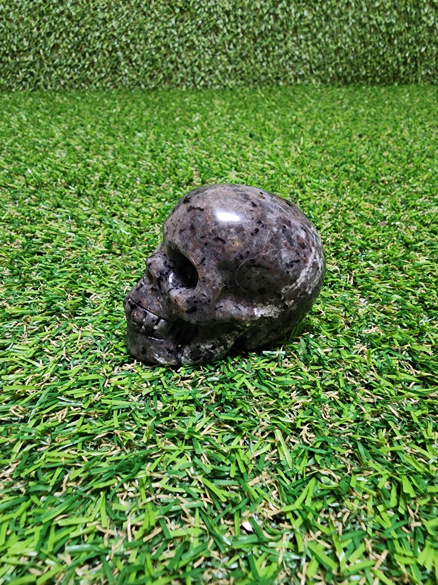 Yooberlite UV Skull Carving